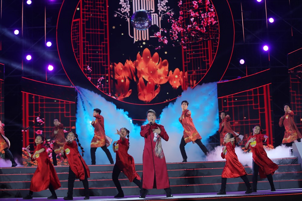 Rộn rã “Ngày Tết Nguyên Tiêu” đêm rằm đầu Xuân Bính Ngọ 2026 - ảnh 8