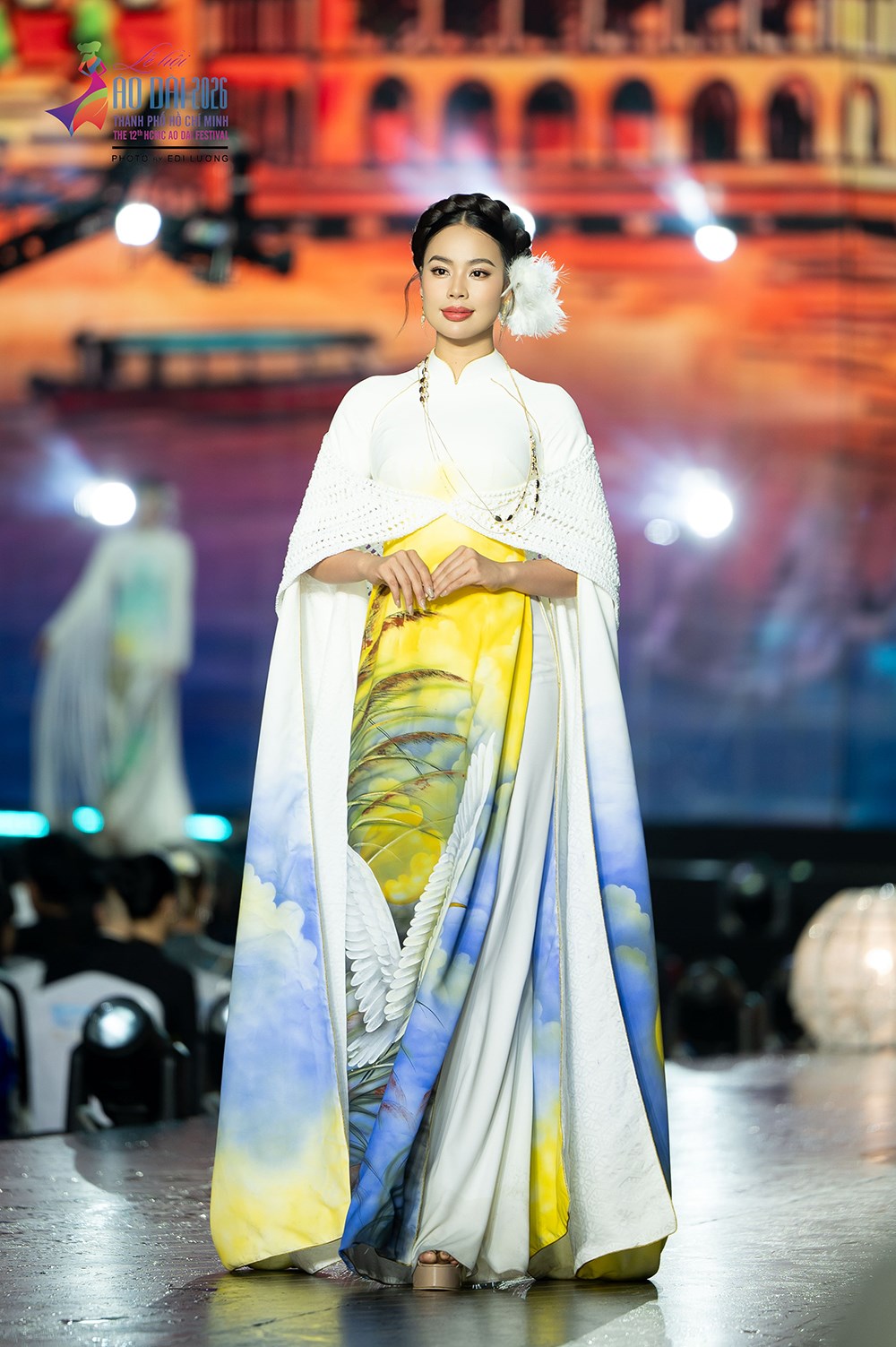 Dàn hoa hậu tỏa sáng trong bộ sưu tập áo dài của NTK Việt Hùng - ảnh 7