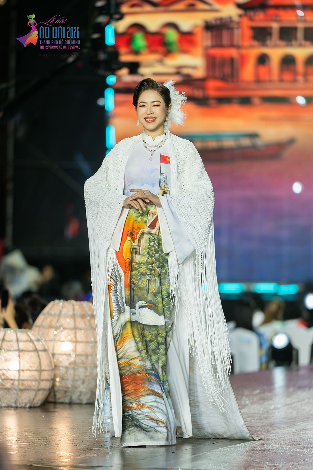 Dàn hoa hậu tỏa sáng trong bộ sưu tập áo dài của NTK Việt Hùng - ảnh 6