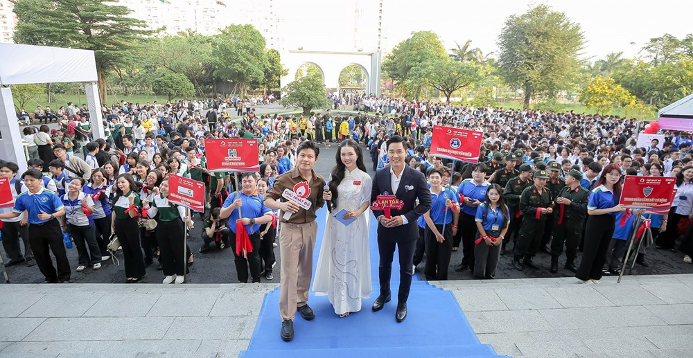 Hơn 5.000 sinh viên tham gia ngày hội hiến máu “Chủ nhật Đỏ” tại TP.HCM - ảnh 1