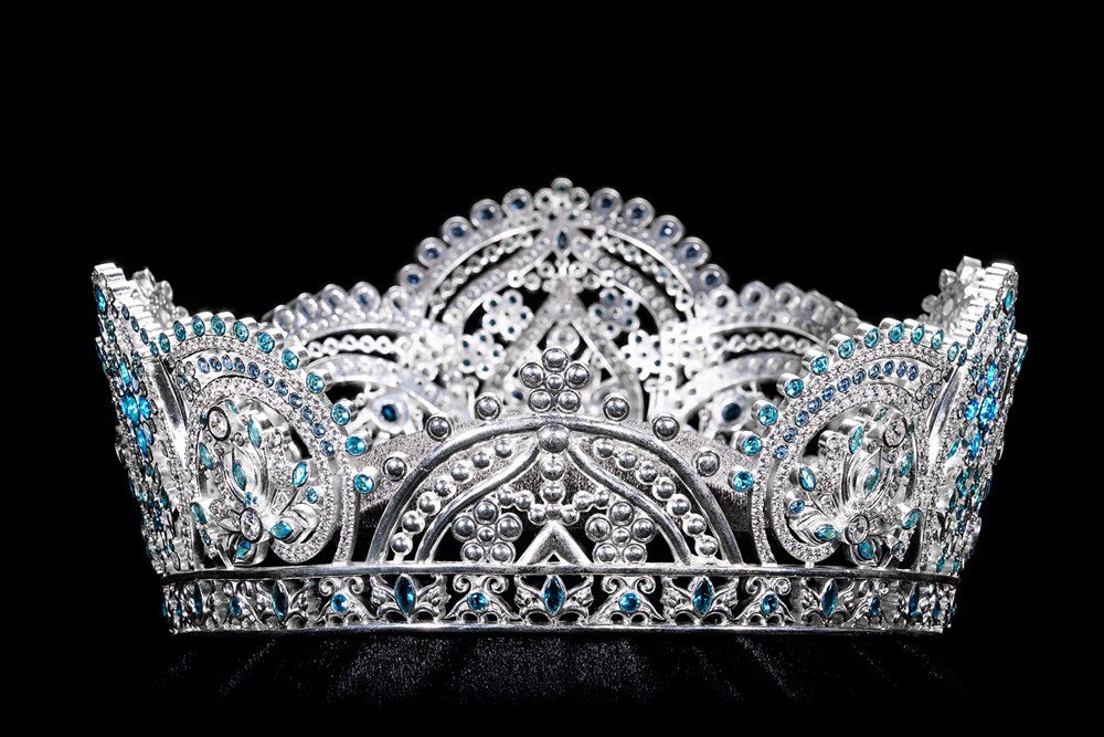 Vương miện Miss World Vietnam 2025 đính 3.368 viên đá quý - ảnh 3