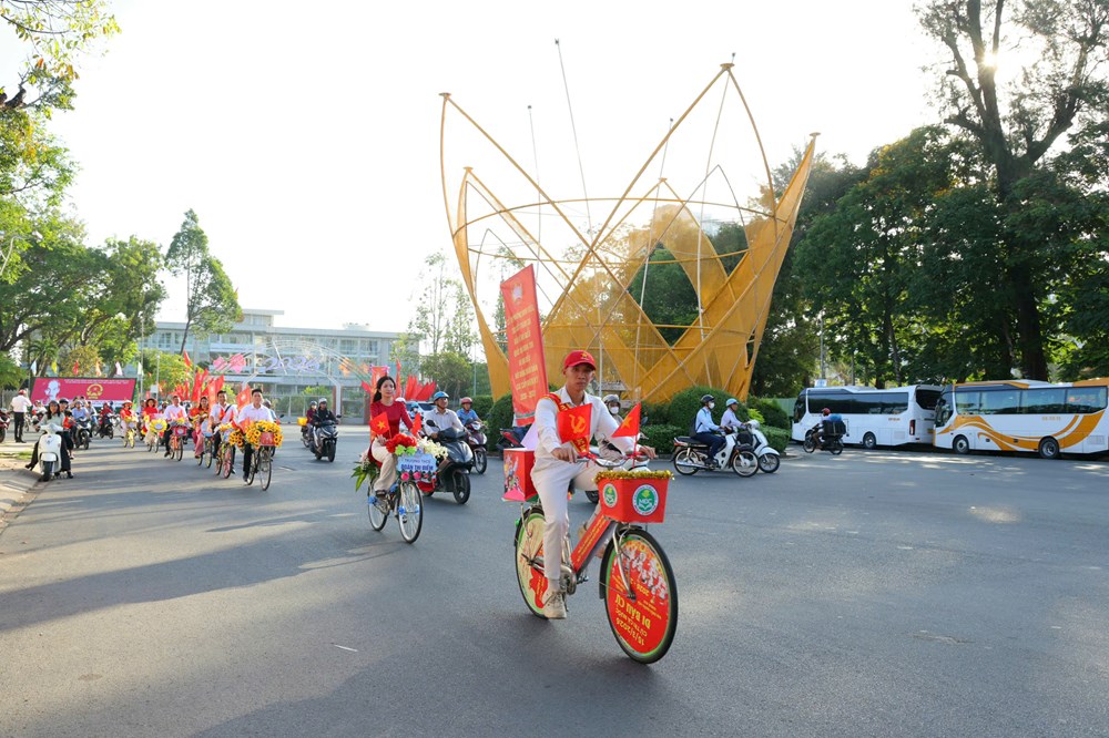 Tưng bừng Hội thi trang trí và diễu hành xe tuyên truyền bầu cử - ảnh 5