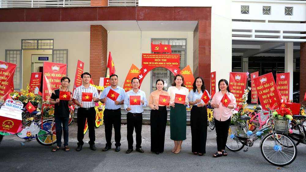 Tưng bừng Hội thi trang trí và diễu hành xe tuyên truyền bầu cử - ảnh 8