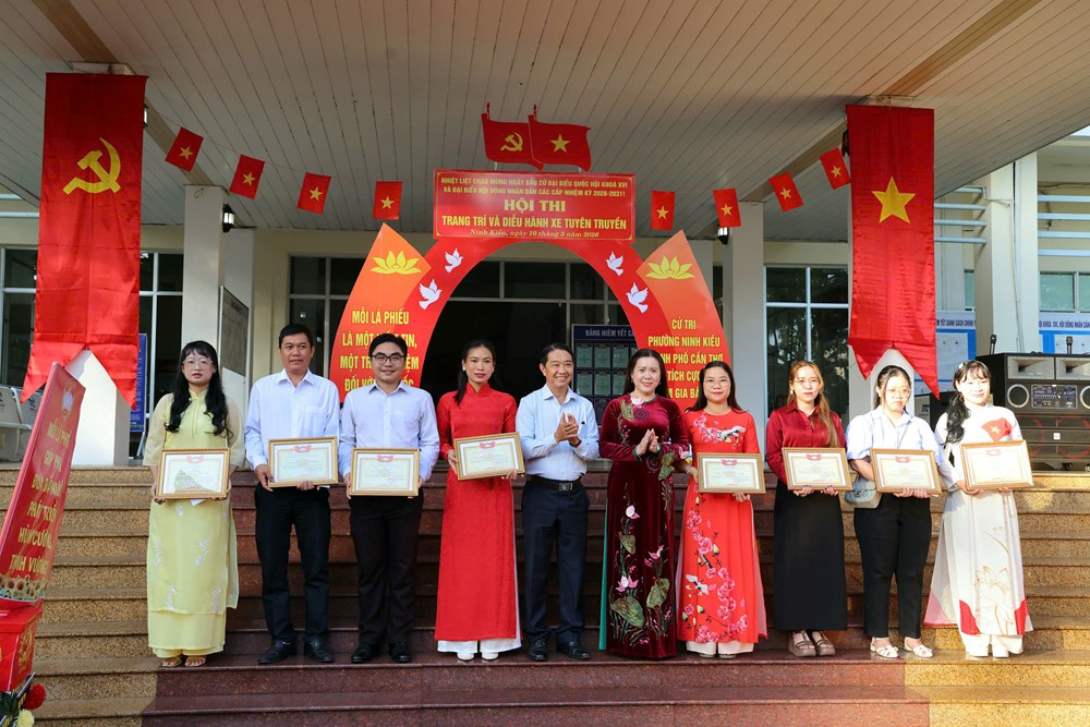 Tưng bừng Hội thi trang trí và diễu hành xe tuyên truyền bầu cử - ảnh 7