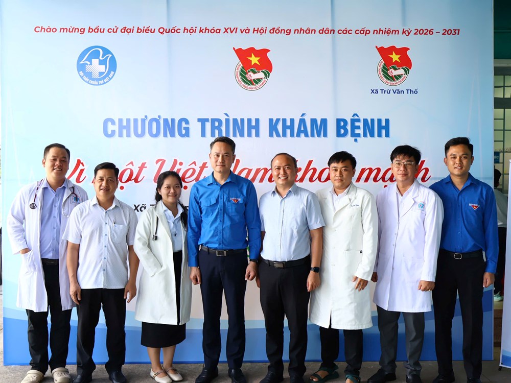 Hội Thầy thuốc trẻ Việt Nam khám bệnh, tặng quà người dân TP.HCM  - ảnh 5