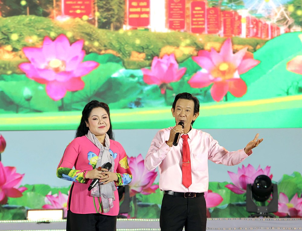 Cần Thơ rộn ràng đêm nghệ thuật “Mừng Ngày hội lớn” - ảnh 6