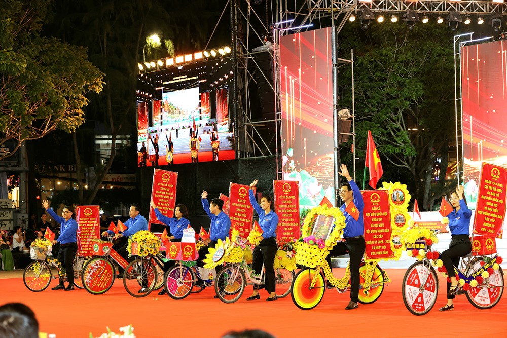 Cần Thơ rộn ràng đêm nghệ thuật “Mừng Ngày hội lớn” - ảnh 8