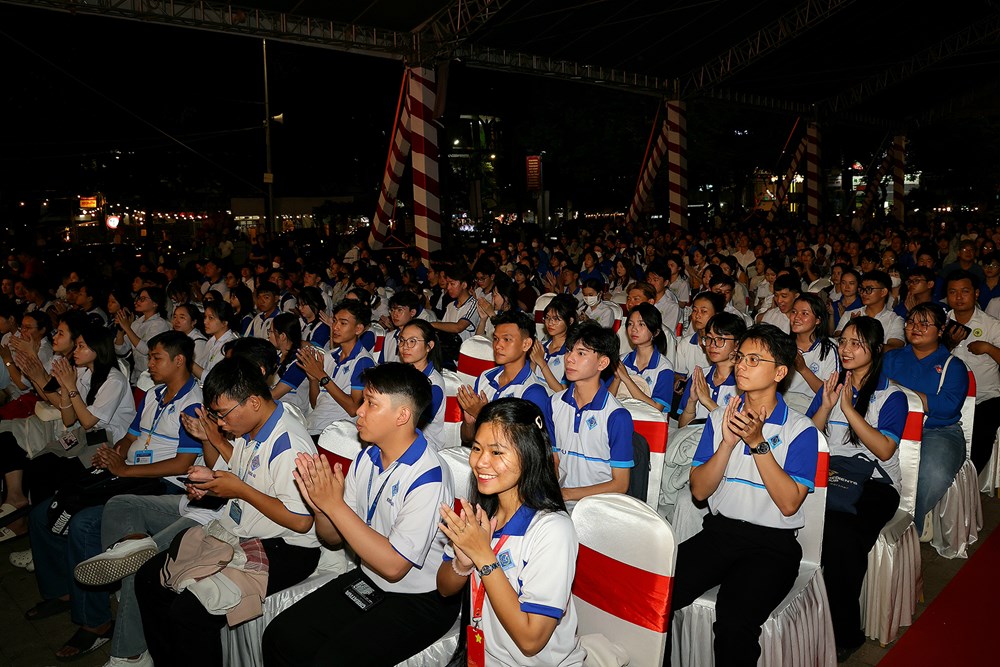 Cần Thơ rộn ràng đêm nghệ thuật “Mừng Ngày hội lớn” - ảnh 10