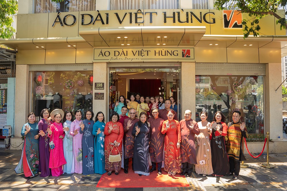 Đoàn ngoại giao ASEAN xem trình diễn áo dài, khám phá văn hóa Châu Ro - ảnh 6