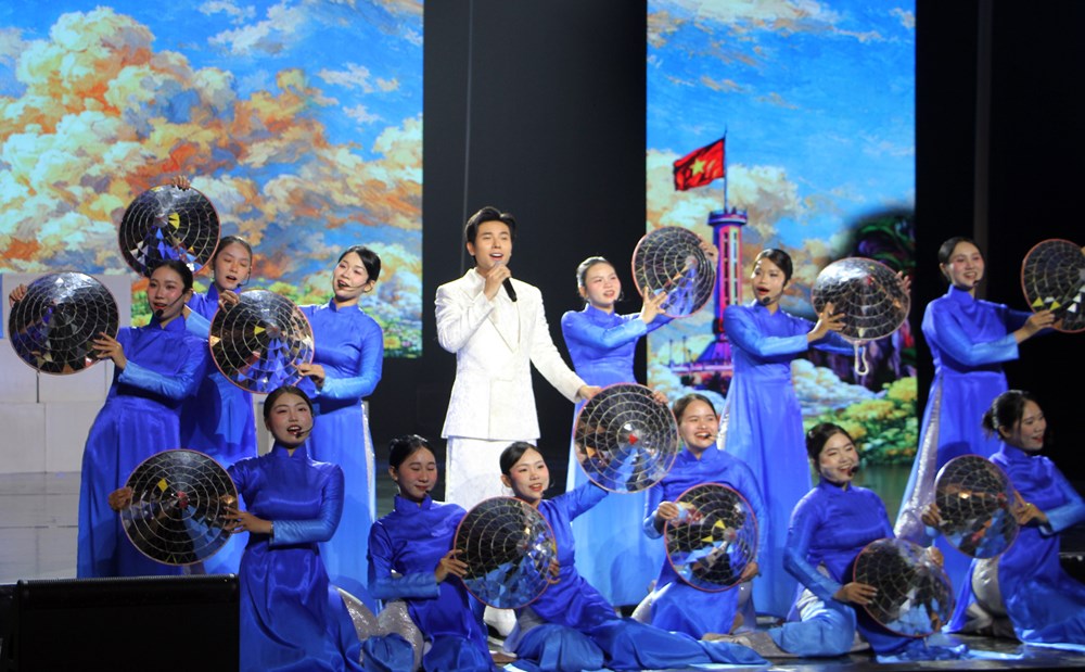 Đặc sắc chương trình nghệ thuật “Phan Châu Trinh - Di sản khai minh bất diệt” - ảnh 8