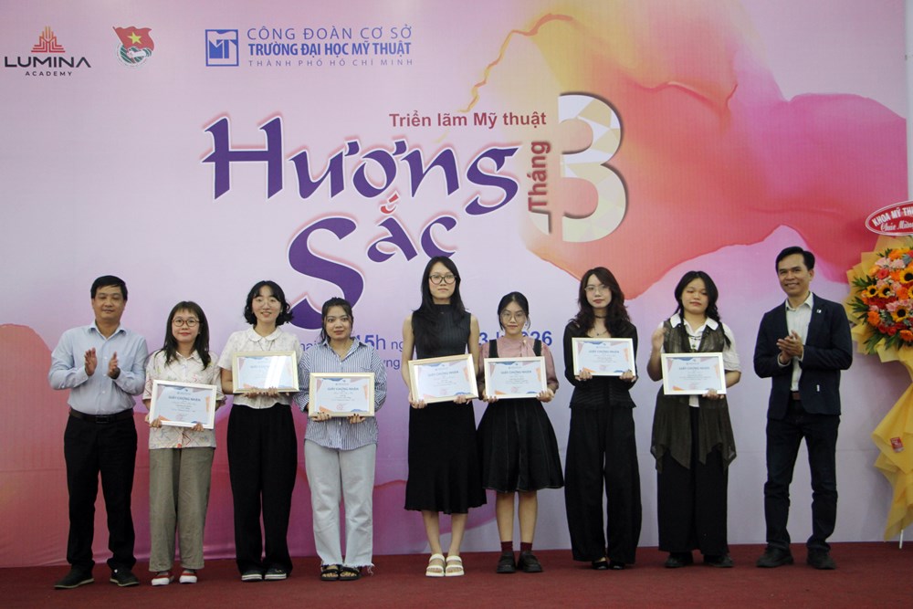 168 tác giả nữ góp mặt tại triển lãm mỹ thuật “Hương sắc tháng 3” - ảnh 2