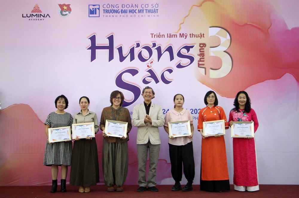 168 tác giả nữ góp mặt tại triển lãm mỹ thuật “Hương sắc tháng 3” - ảnh 1