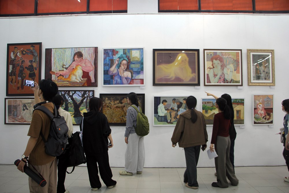 168 tác giả nữ góp mặt tại triển lãm mỹ thuật “Hương sắc tháng 3” - ảnh 3