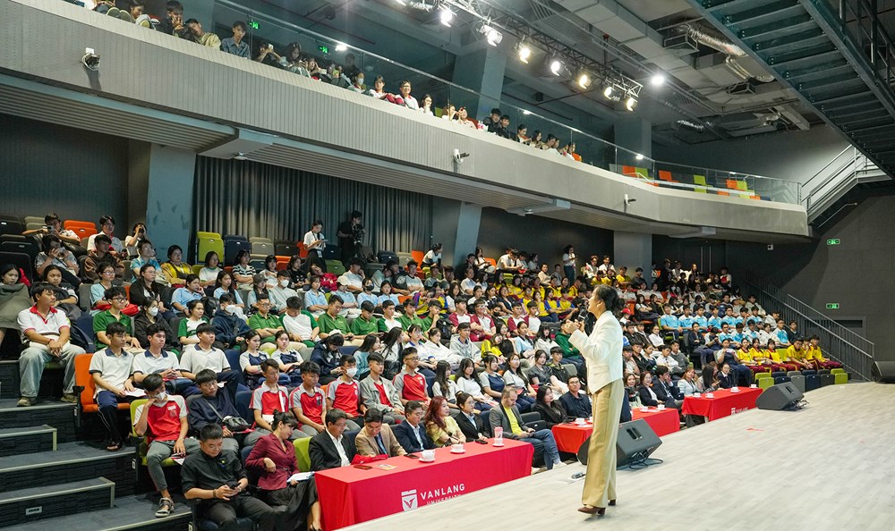 Hơn 5.000 học sinh lớp 12 tham gia định hướng nghề nghiệp - ảnh 1