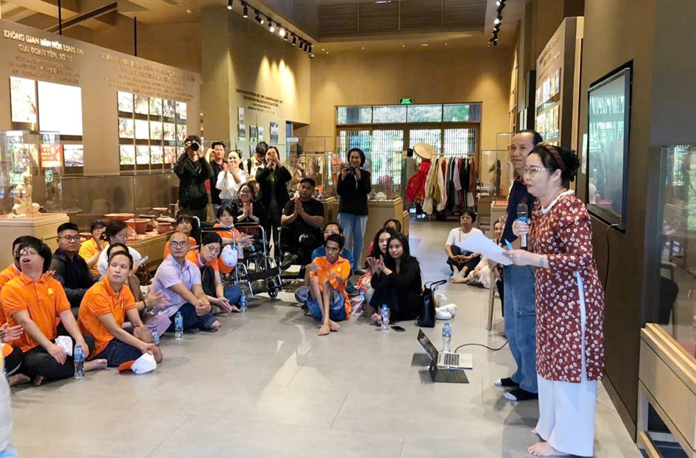 Nạn nhân da cam học chụp ảnh, trải nghiệm Làng Văn hóa Việt – Nhật - ảnh 1