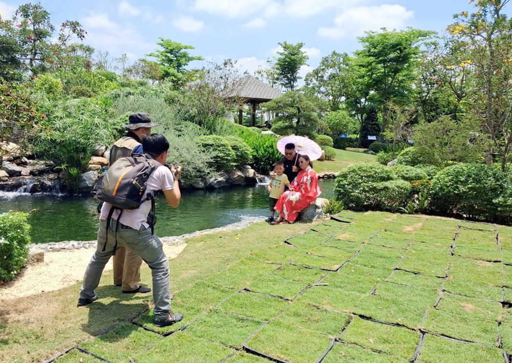 Nạn nhân da cam học chụp ảnh, trải nghiệm Làng Văn hóa Việt – Nhật - ảnh 6
