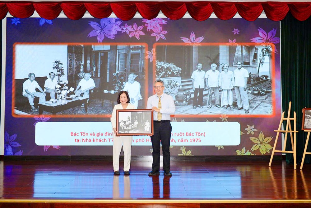 Họp mặt tưởng niệm 46 năm Ngày mất Chủ tịch Tôn Đức Thắng - ảnh 7