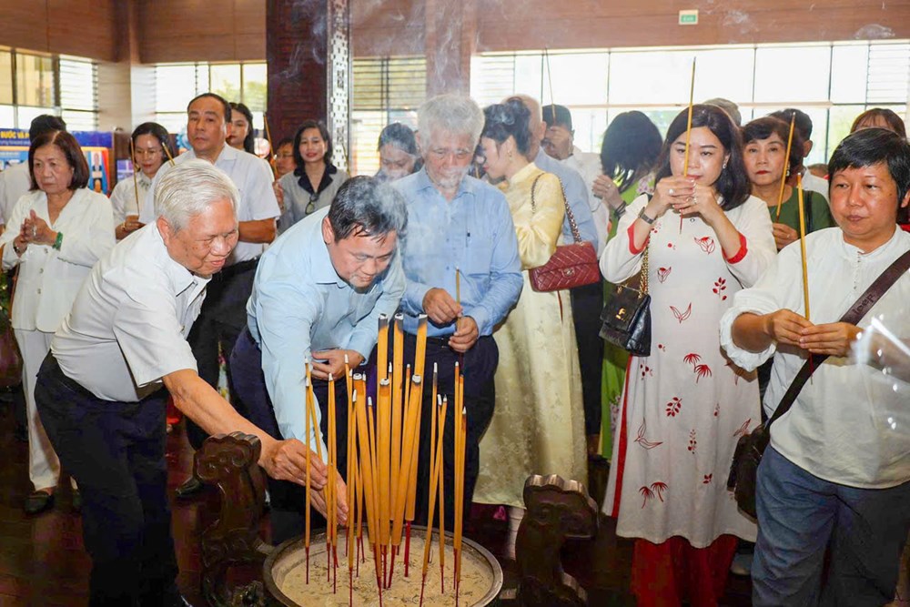 Họp mặt tưởng niệm 46 năm Ngày mất Chủ tịch Tôn Đức Thắng - ảnh 9