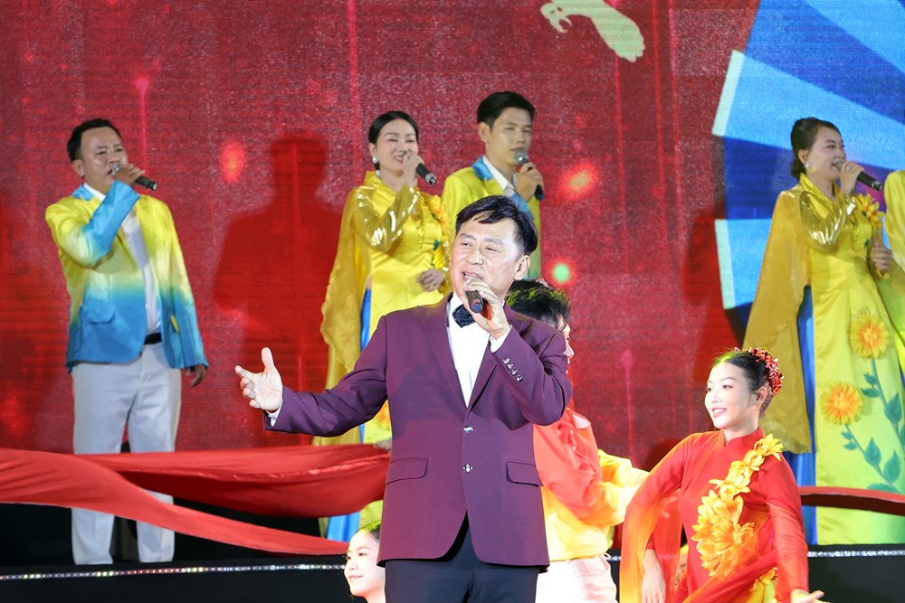 Vĩnh Long phát động đợt sinh hoạt chính trị sâu rộng - ảnh 8