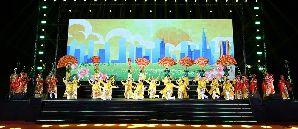 Vĩnh Long phát động đợt sinh hoạt chính trị sâu rộng - ảnh 7