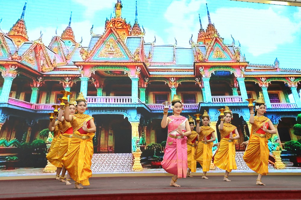 Cần Thơ họp mặt mừng Tết Chôl Chnăm Thmây 2026 của đồng bào Khmer - ảnh 3