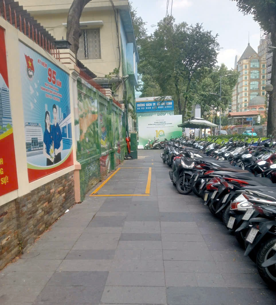 Đường Sách TP.HCM chưa đồng thuận phương án thay thế bãi giữ xe, kiến nghị phối hợp tháo gỡ - ảnh 2