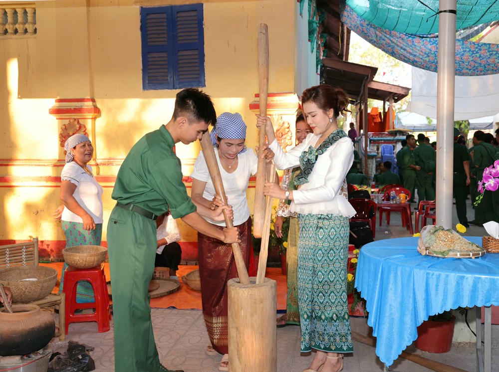Nhiều hoạt động thiết thực trong Tết Quân Dân mừng Chôl Chnăm Thmây 2026 - ảnh 10
