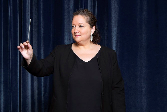 Nữ nhạc trưởng Pháp chỉ huy đêm nhạc Debussy & Ravel tại TP.HCM - ảnh 1