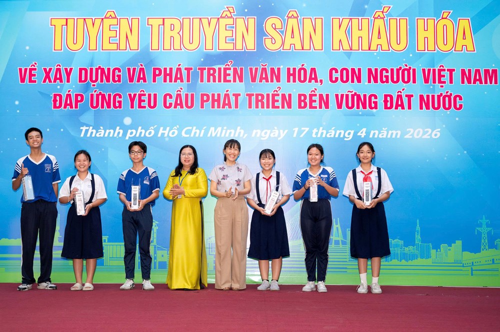 Sân khấu hóa tuyên truyền xây dựng văn hóa ứng xử cho học sinh - ảnh 5