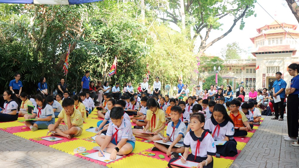 Gieo mầm tình yêu lịch sử từ sân chơi “Trạng nguyên Sử Việt“ - ảnh 3