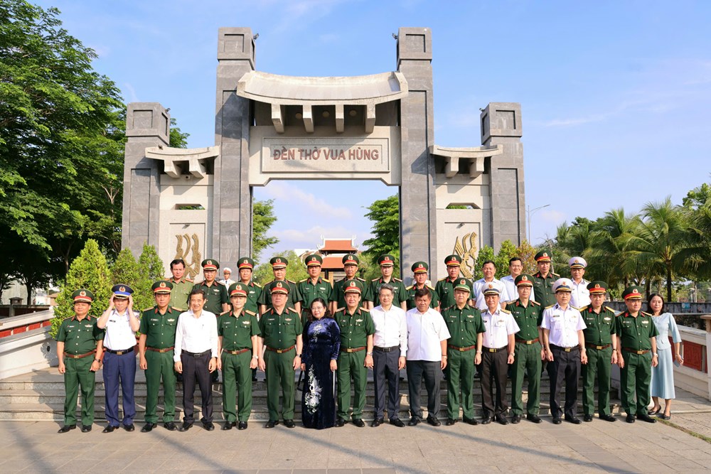 Gặp mặt, biểu dương già làng, người có uy tín, chức sắc tôn giáo tiêu biểu vùng đồng bào dân tộc thiểu số Nam Bộ - ảnh 8