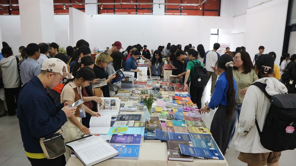 Lan tỏa văn hóa đọc trong môi trường đào tạo mỹ thuật - ảnh 4