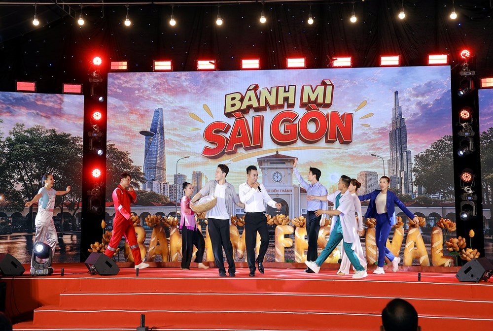 Trần Tuấn Kiệt mang “Bánh mì Sài Gòn” lên sân khấu khai mạc Lễ hội Bánh mì Việt Nam 2026 - ảnh 1