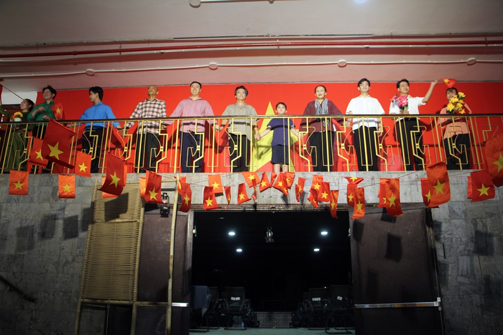 Nhà hát Kịch TP.HCM công diễn “Thanh gươm và bà mẹ” dịp 30.4 - ảnh 8