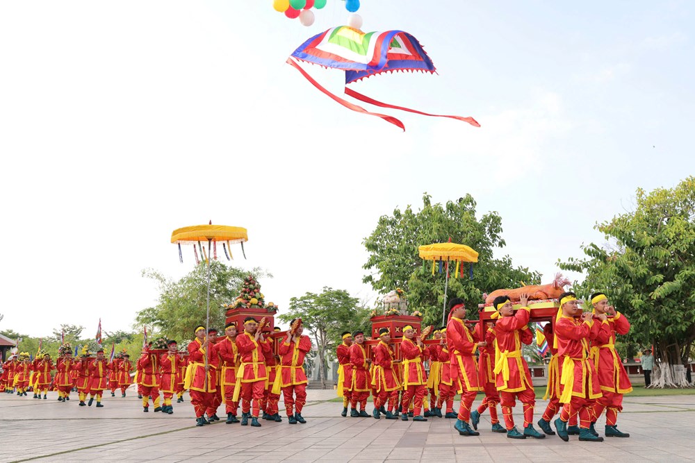 Dòng người về dự Giỗ Tổ Hùng Vương 2026 tại Đền thờ Vua Hùng TP. Cần Thơ - ảnh 3