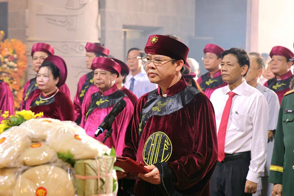 Dòng người về dự Giỗ Tổ Hùng Vương 2026 tại Đền thờ Vua Hùng TP. Cần Thơ - ảnh 7