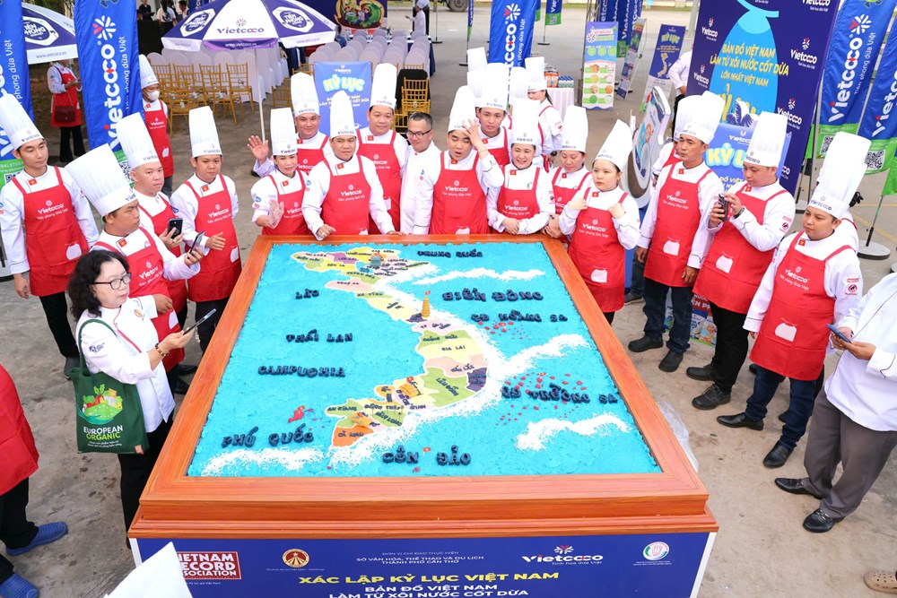 Dòng người về dự Giỗ Tổ Hùng Vương 2026 tại Đền thờ Vua Hùng TP. Cần Thơ - ảnh 22