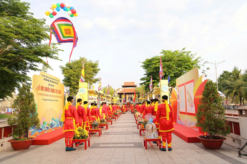 Dòng người về dự Giỗ Tổ Hùng Vương 2026 tại Đền thờ Vua Hùng TP. Cần Thơ - ảnh 21