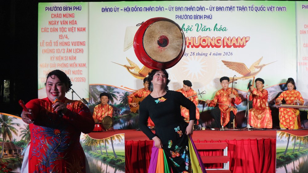 Tưng bừng đêm hội văn hóa “Âm điệu phương Nam” tại phường Bình Phú - ảnh 16