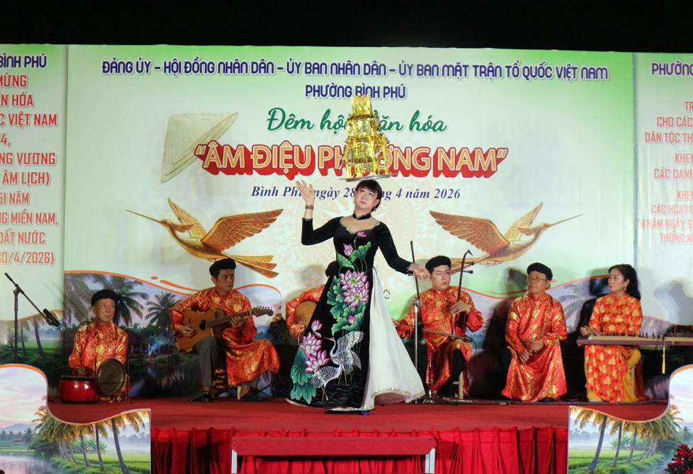 Tưng bừng đêm hội văn hóa “Âm điệu phương Nam” tại phường Bình Phú - ảnh 15