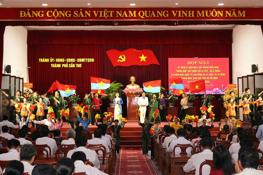 Cần Thơ họp mặt kỷ niệm 51 năm thống nhất đất nước  - ảnh 1