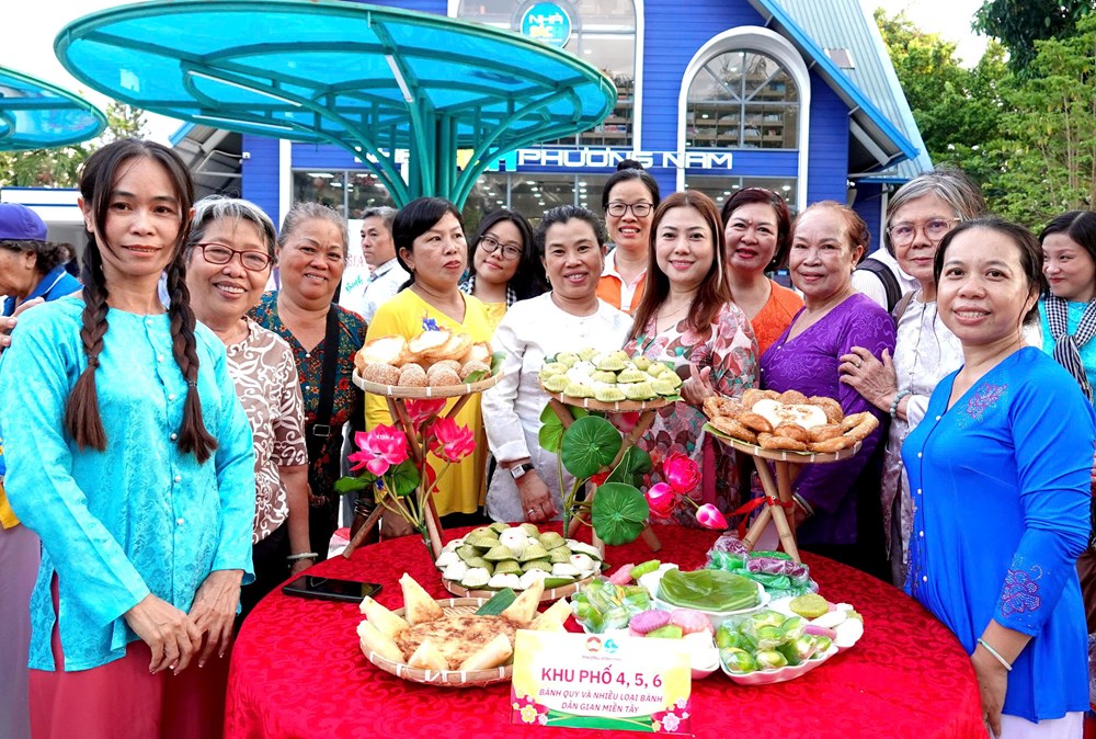 Tưng bừng đêm hội văn hóa “Âm điệu phương Nam” tại phường Bình Phú - ảnh 10