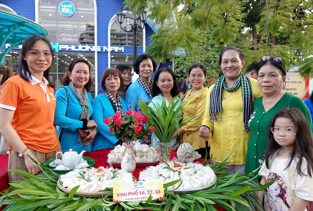 Tưng bừng đêm hội văn hóa “Âm điệu phương Nam” tại phường Bình Phú - ảnh 11