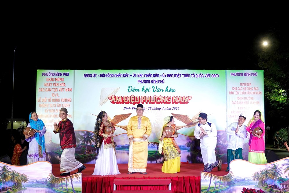 Tưng bừng đêm hội văn hóa “Âm điệu phương Nam” tại phường Bình Phú - ảnh 8