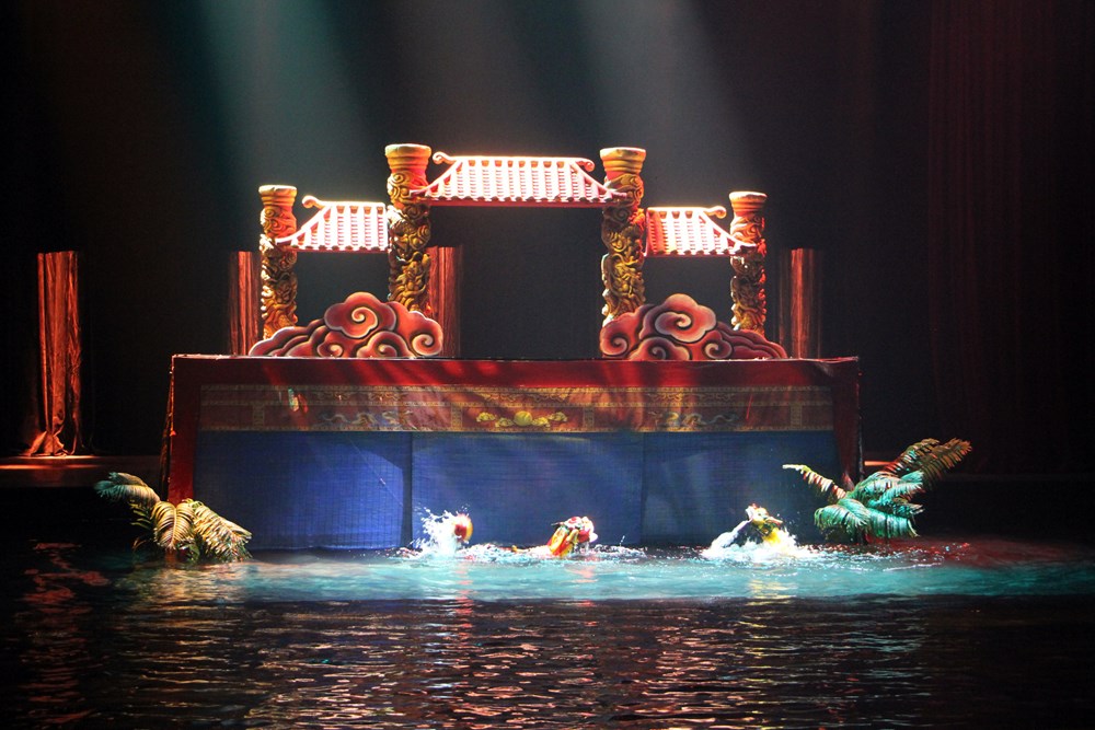 Khán giả kín Rạp Xiếc và Biểu diễn đa năng Phú Thọ trong suất diễn đầu tiên sáng 30.4 - ảnh 5