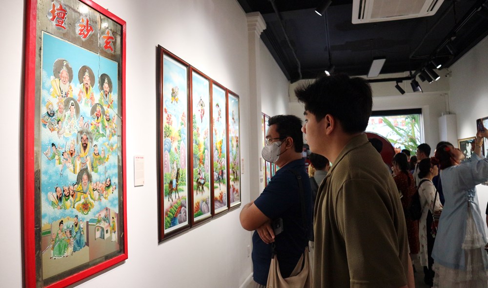 Khai mạc triển lãm “Nam sử hoạ kiếng” - ảnh 4