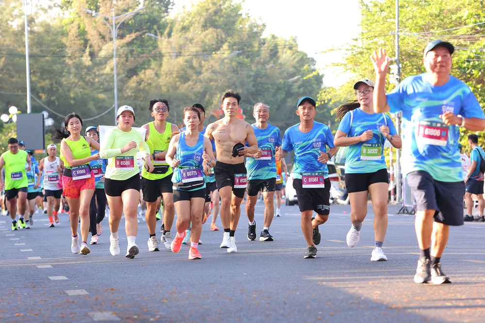 Khoảng 10.000 vận động viên tham gia VnExpress Marathon Cần Thơ 2026 - ảnh 10