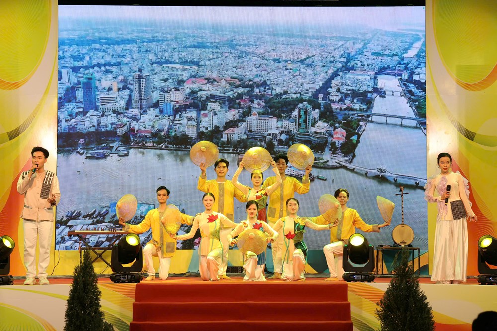 Khai mạc Liên hoan Đàn, hát dân ca Nam Bộ TP. Cần Thơ năm 2026 - ảnh 4