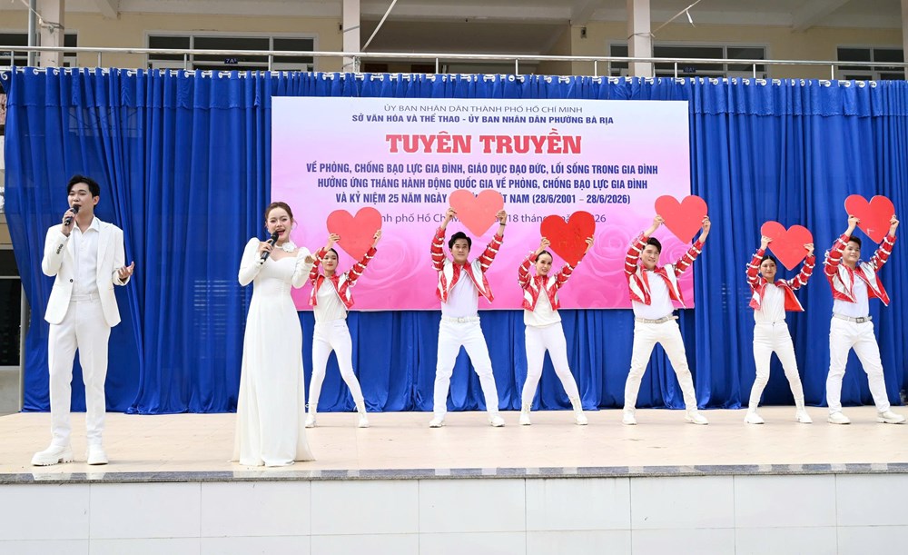 Sân khấu hóa tuyên truyền phòng, chống bạo lực gia đình trong trường học - ảnh 2