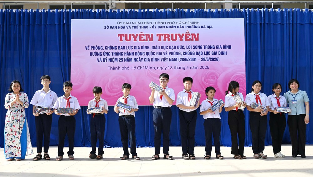 Sân khấu hóa tuyên truyền phòng, chống bạo lực gia đình trong trường học - ảnh 11